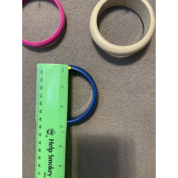 Vintage Plastic Bangle Bracelets Set Of 3 Pink Beige Blue 80/90's Style Retro - Picture 4 of 7